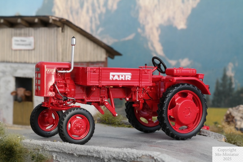 MO-Miniatur 1zu32 Fahr GT130_6.jpg