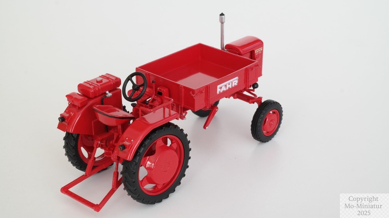 MO-Miniatur 1zu32 Fahr GT130_2.jpg